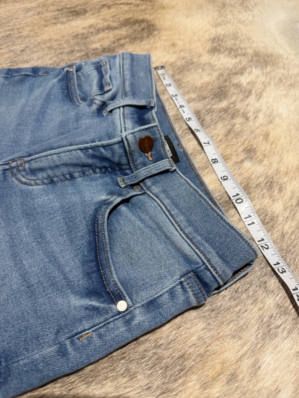 Express Skyscraper High Rise Flare Jeans Split Hem Medium Wash Size 2 - Picture 9 of 10